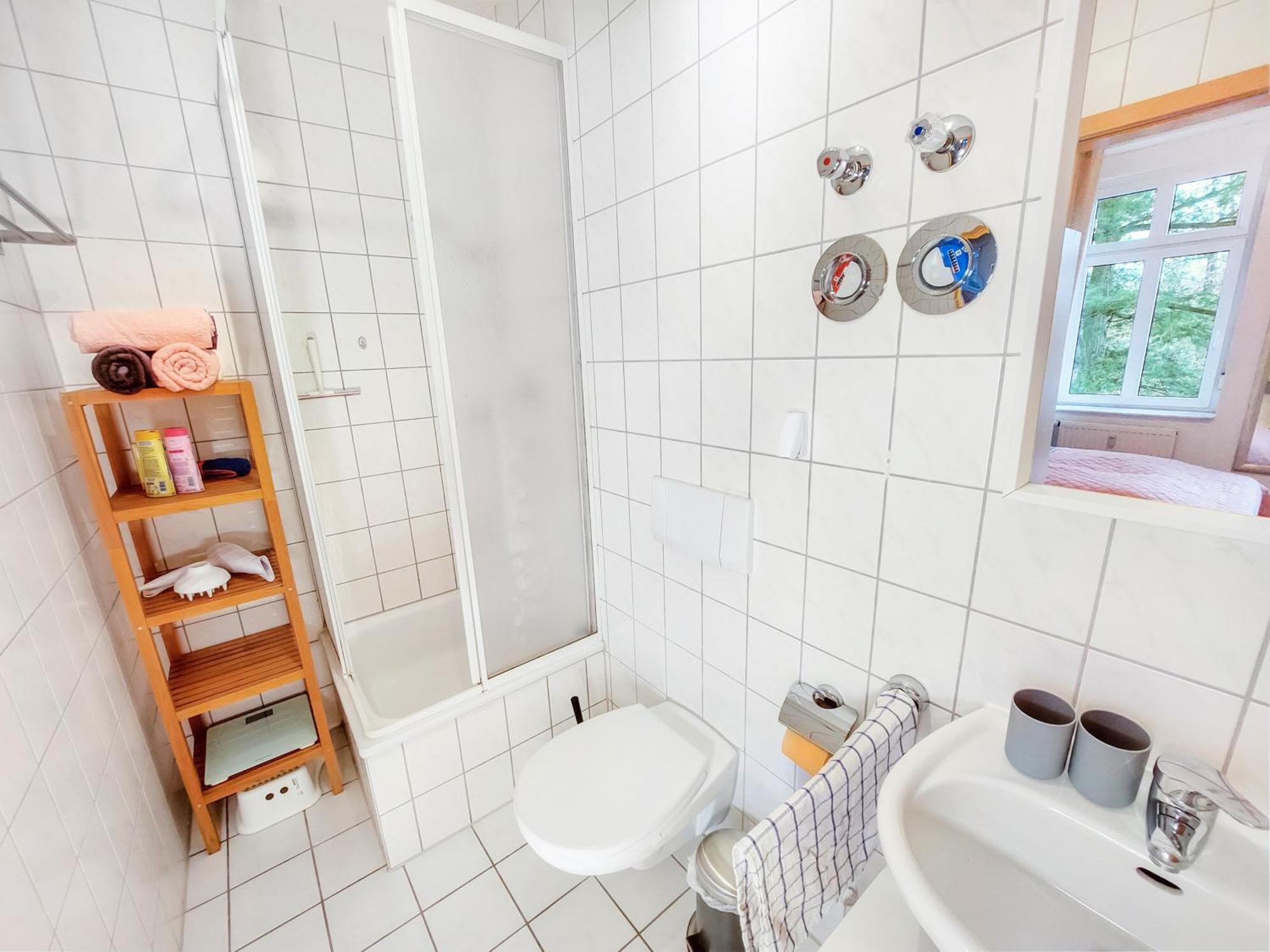 Apartment Bis 6 Personen - Helle, Ruhige Whg, 2 Baeder, Dd Neustadt, Top Lage